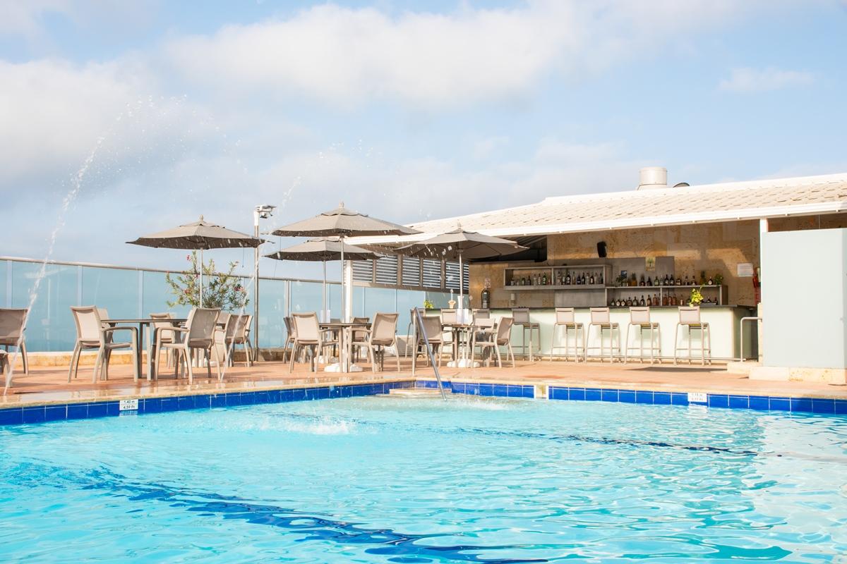 Hotel Capilla Del Mar Cartagena Exteriör bild Rooftop pool at the hotel