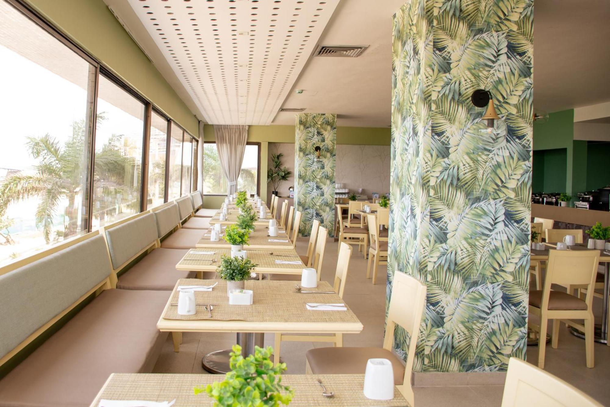 Hotel Capilla Del Mar Cartagena Exteriör bild Interior of the restaurant