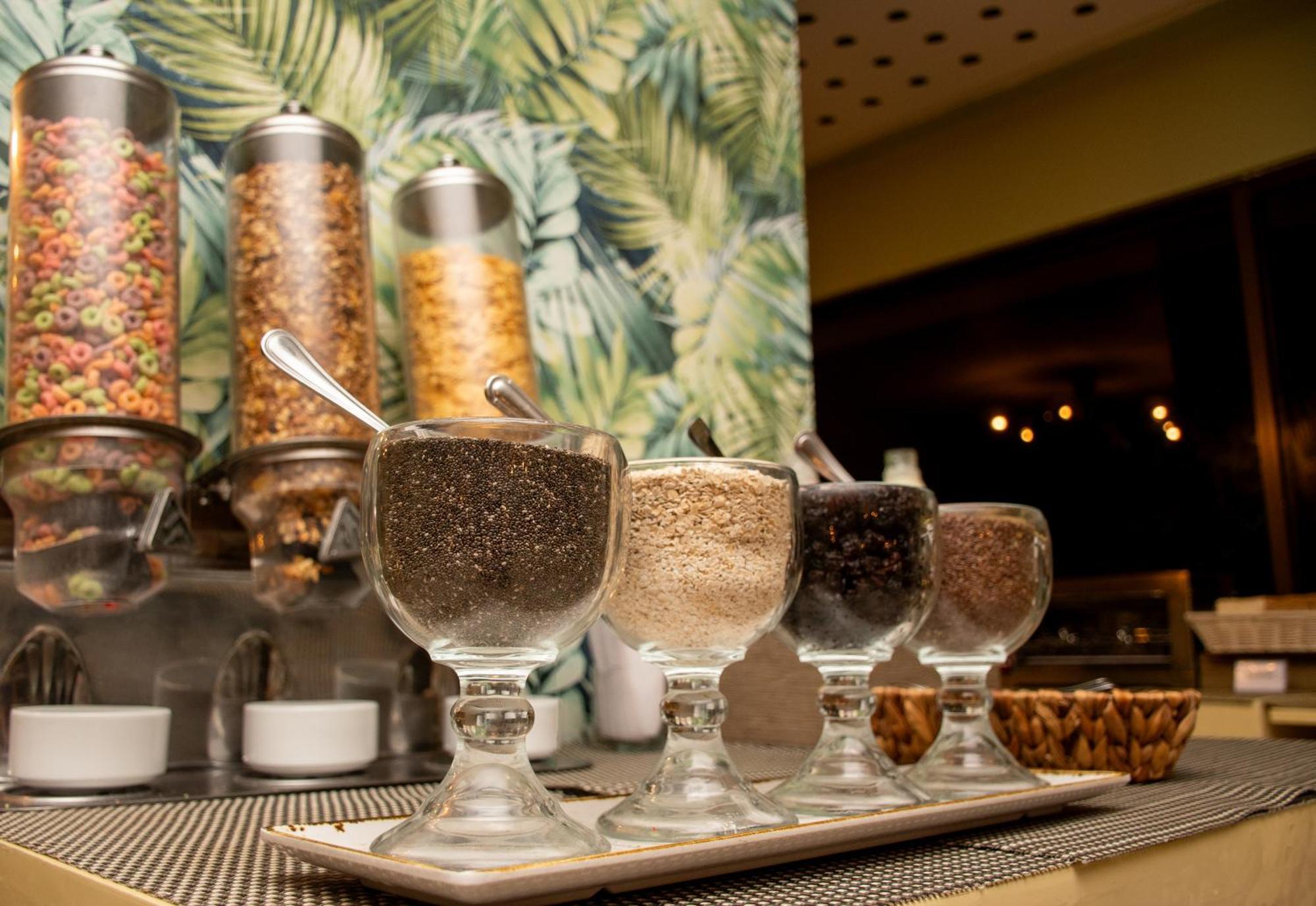 Hotel Capilla Del Mar Cartagena Exteriör bild A selection of spices at a restaurant